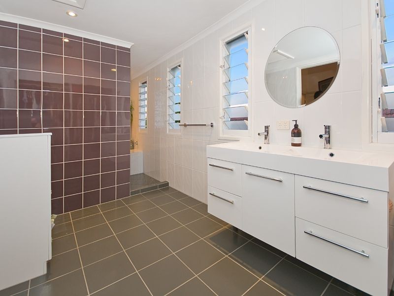 56 Henderson Street, Camp Hill QLD 4152