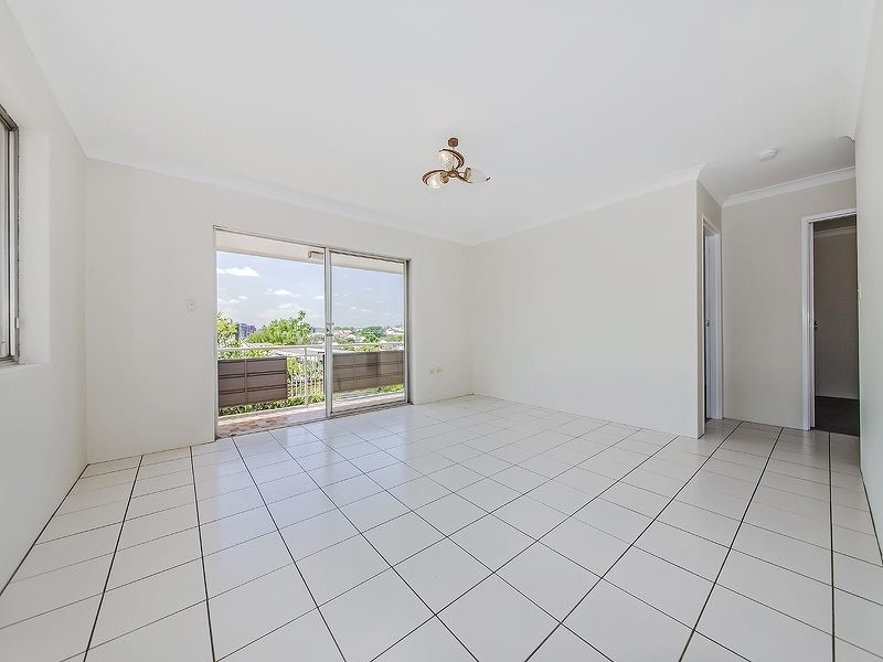 4/18 Wilton Street, Woolloongabba QLD 4102