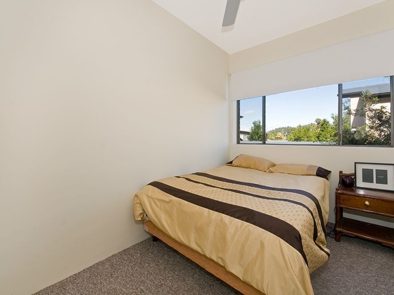 2/40 Birdwood Road, Holland Park West QLD 4121
