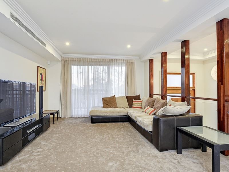 23 Faversham Street, Woolloongabba QLD 4102