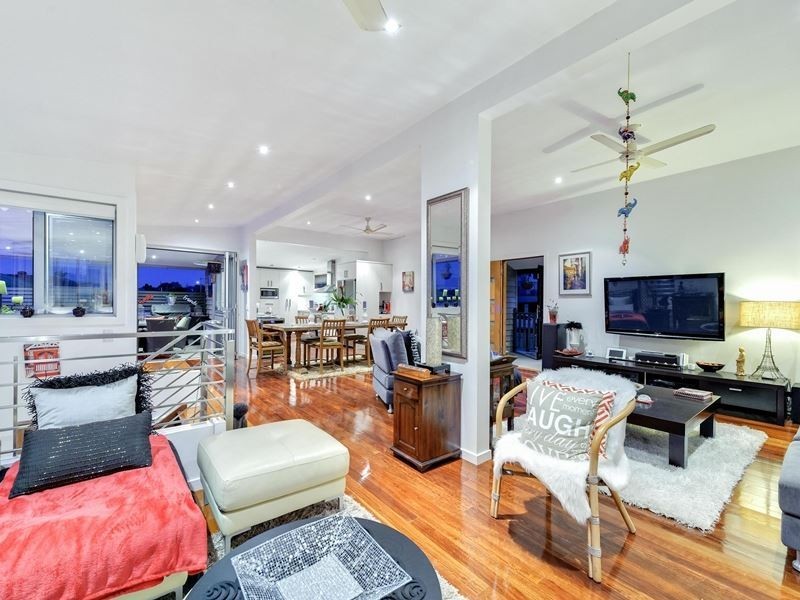 72 Newman Avenue, Camp Hill QLD 4152