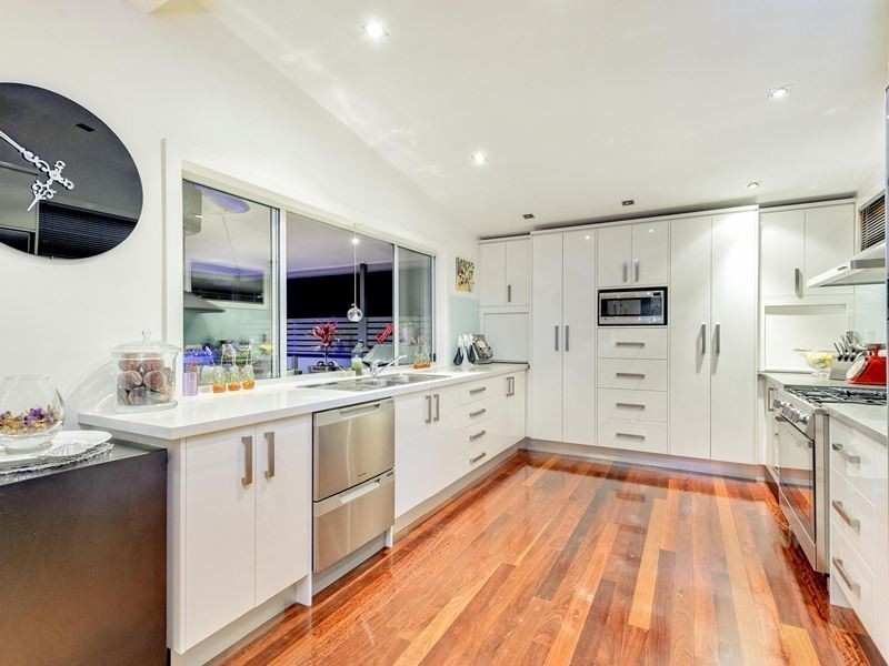 72 Newman Avenue, Camp Hill QLD 4152