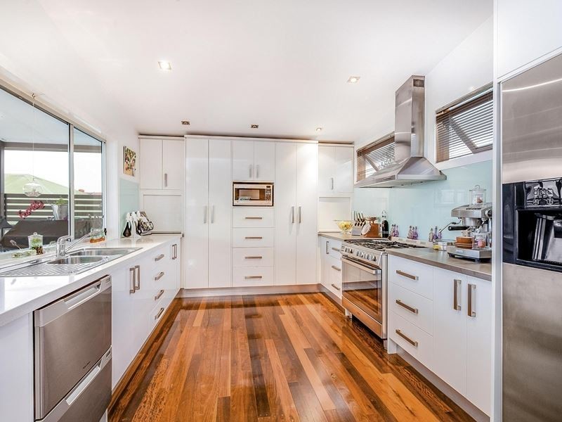 72 Newman Avenue, Camp Hill QLD 4152