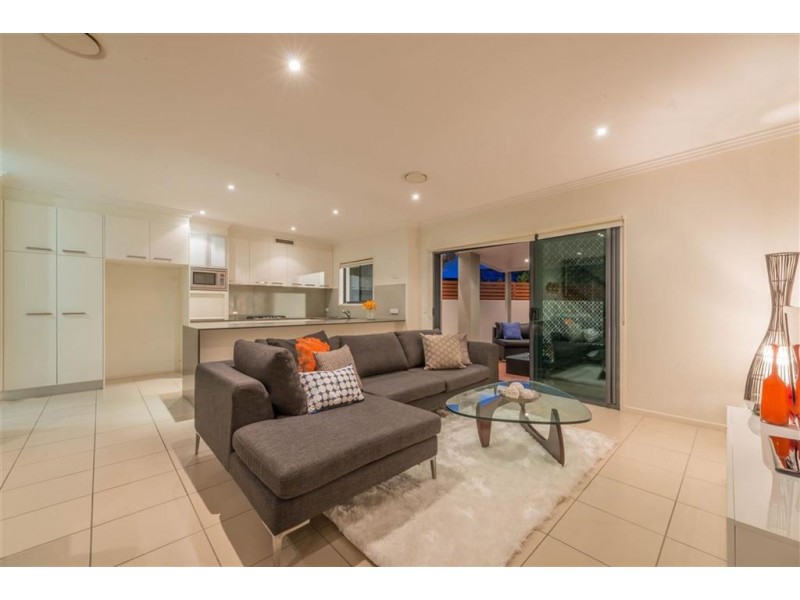 8/265 Cavendish Road, Coorparoo QLD 4151