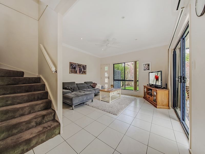 1/77 Adelaide Street, Carina QLD 4152