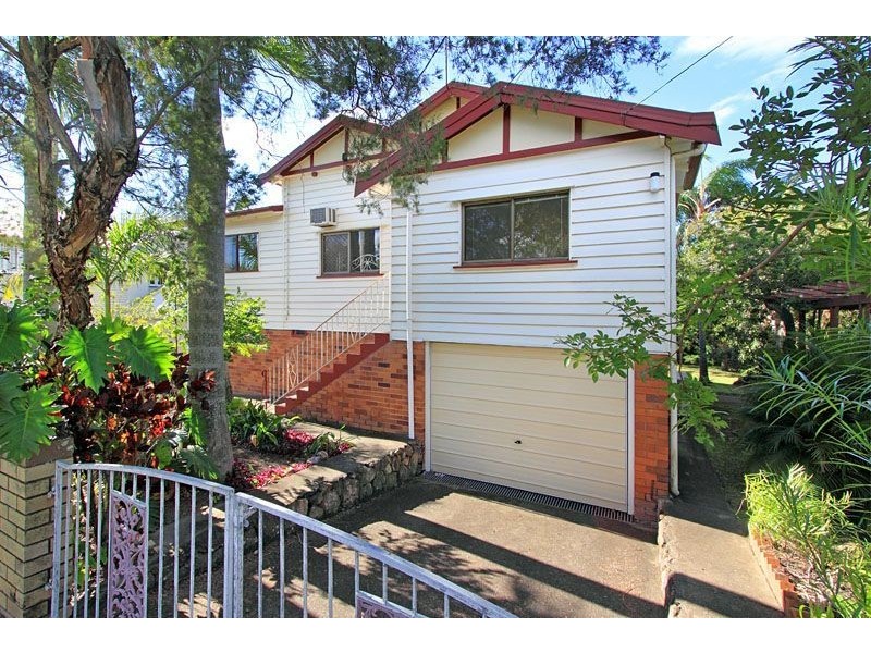 104 Leicester Street, Coorparoo QLD 4151