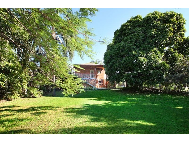 104 Leicester Street, Coorparoo QLD 4151
