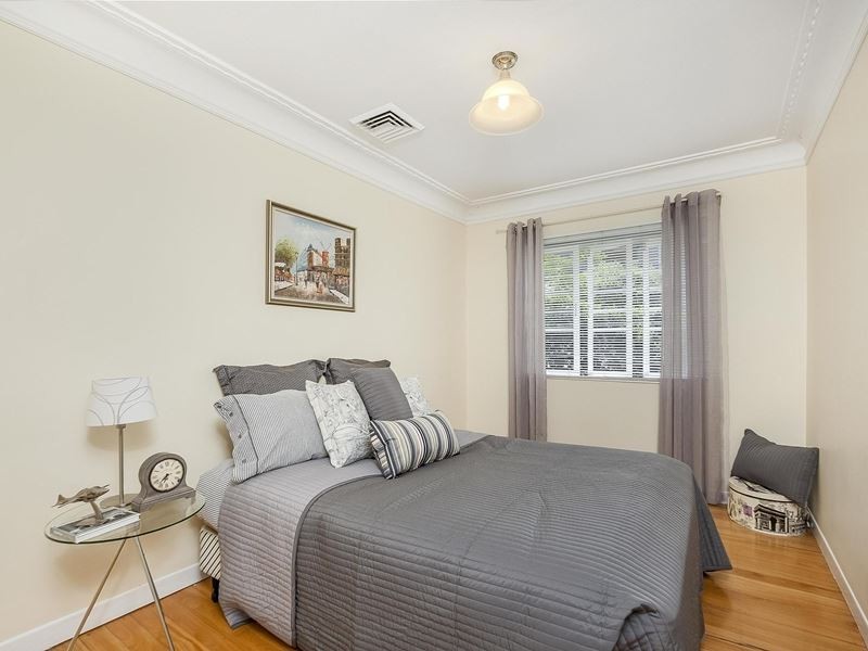 20 Newbolt Street, Holland Park QLD 4121