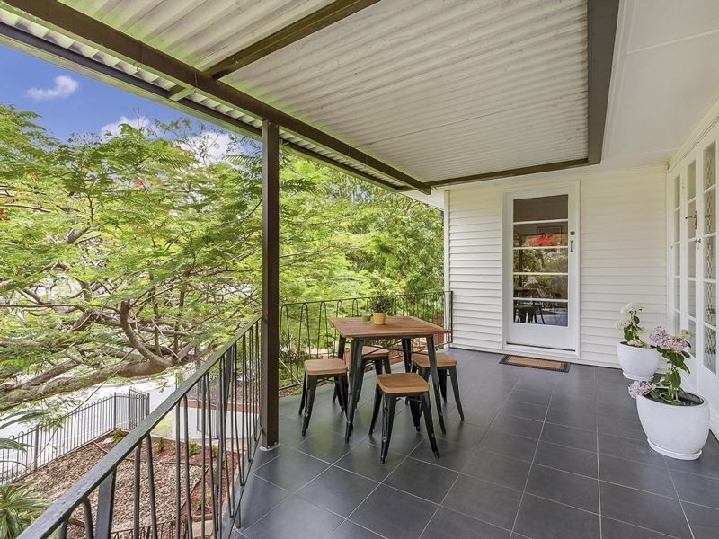 20 Newbolt Street, Holland Park QLD 4121