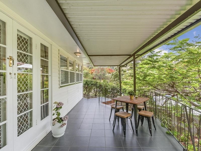 20 Newbolt Street, Holland Park QLD 4121