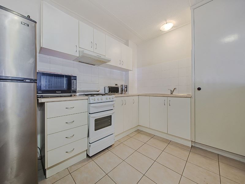 15/125 Clarence Road, Indooroopilly QLD 4068