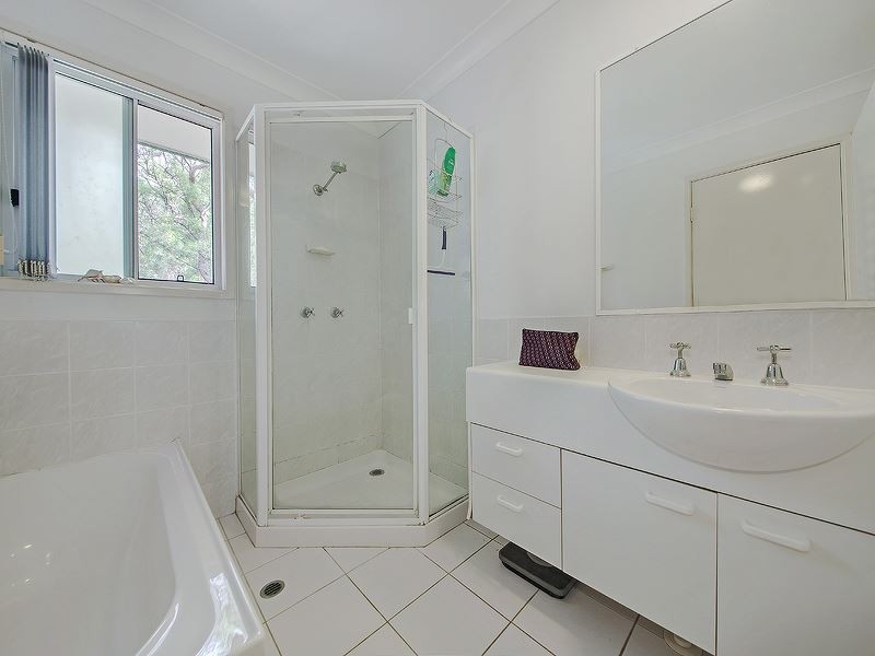 33 Hillside Crescent, Seven Hills QLD 4170