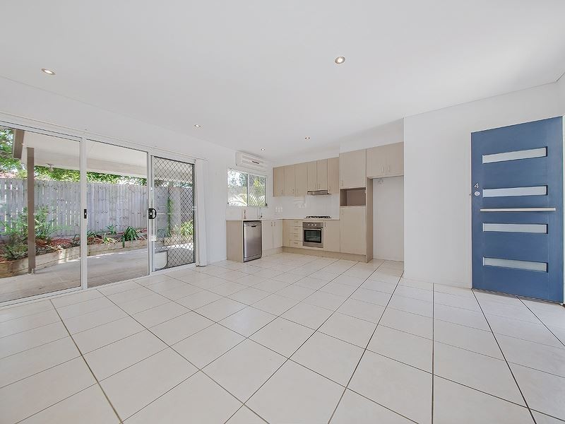 4/96 Dickenson Street, Carina QLD 4152