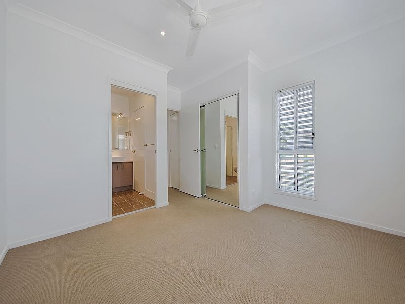 4/96 Dickenson Street, Carina QLD 4152