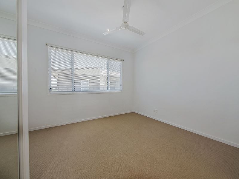 4/96 Dickenson Street, Carina QLD 4152