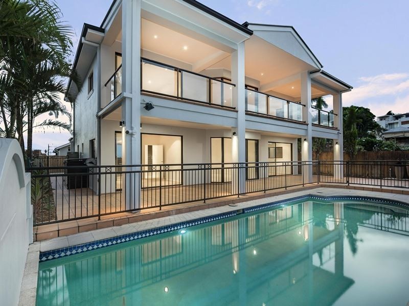 8 Gloucester Street, Highgate Hill QLD 4101