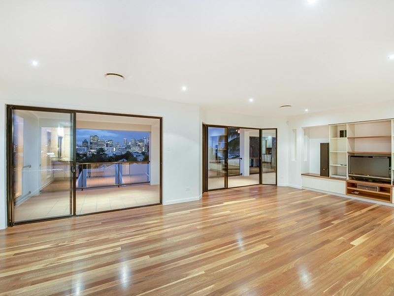 8 Gloucester Street, Highgate Hill QLD 4101