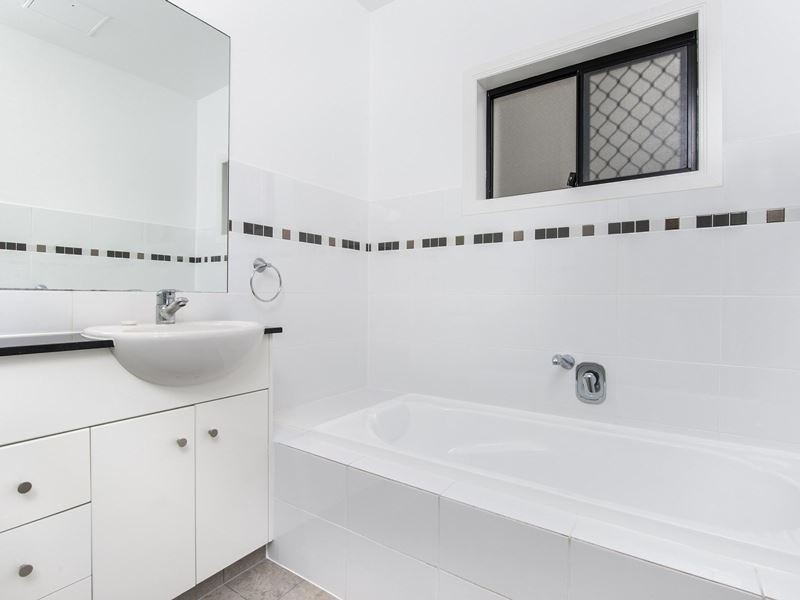 8 Gloucester Street, Highgate Hill QLD 4101