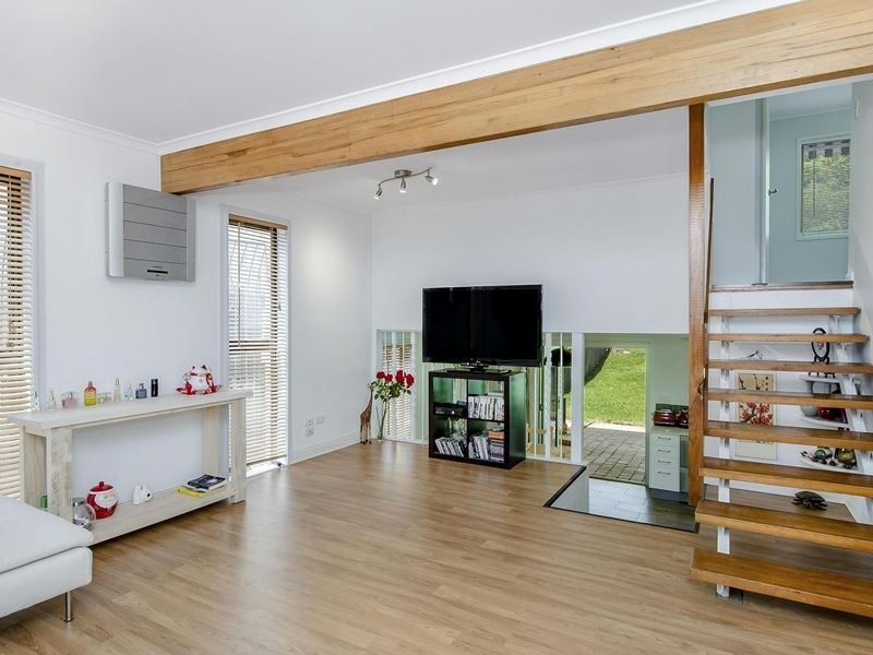 39 Woodville Place, Annerley QLD 4103