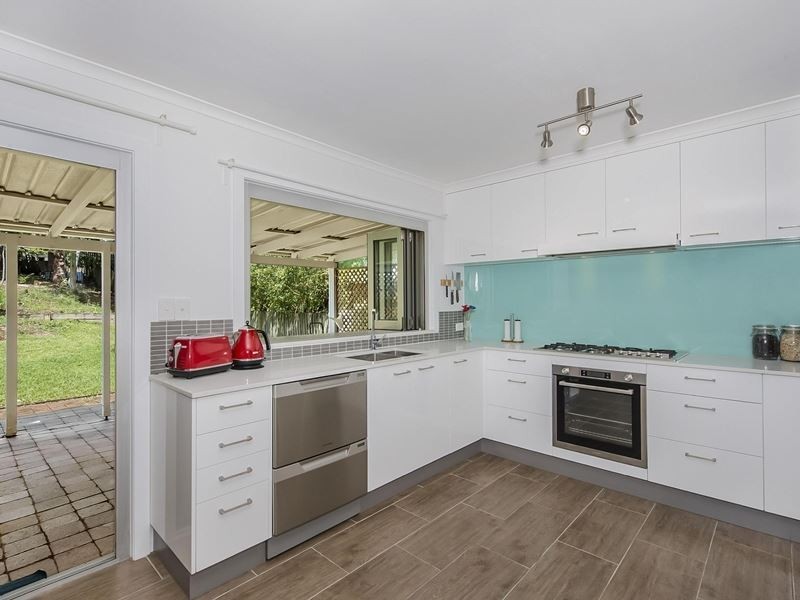 39 Woodville Place, Annerley QLD 4103