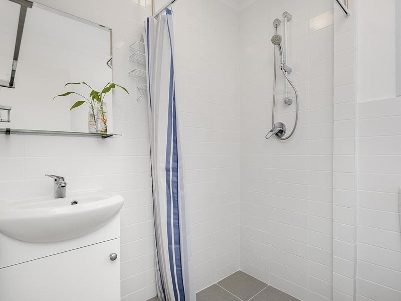 39 Woodville Place, Annerley QLD 4103