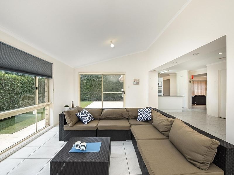1 Benetti Close, Belmont QLD 4153