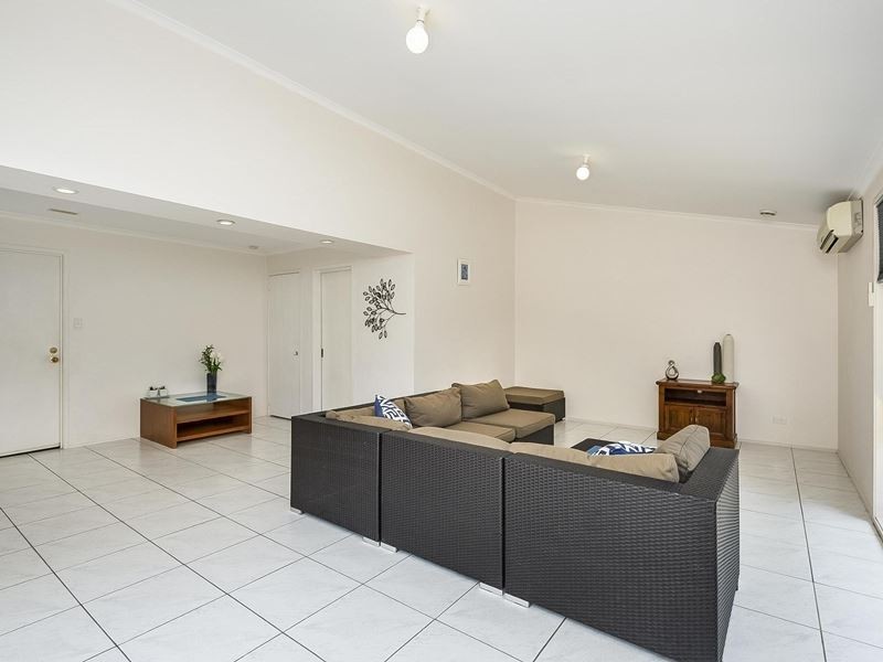 1 Benetti Close, Belmont QLD 4153