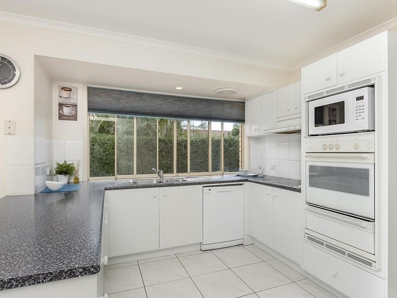 1 Benetti Close, Belmont QLD 4153