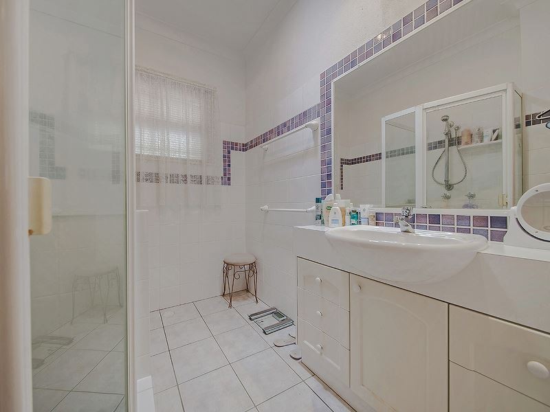 30 Gatling Road, Cannon Hill QLD 4170