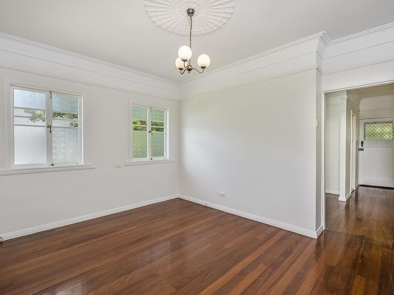 28 Vallely Street, Annerley QLD 4103