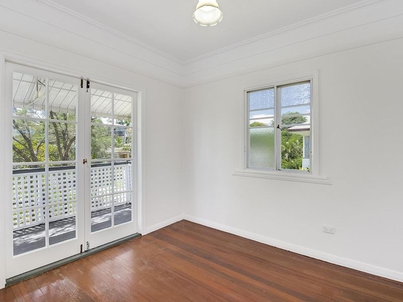 28 Vallely Street, Annerley QLD 4103