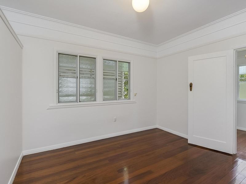 28 Vallely Street, Annerley QLD 4103