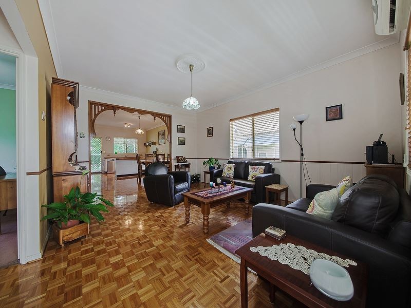 73 Hipwood Street, Norman Park QLD 4170