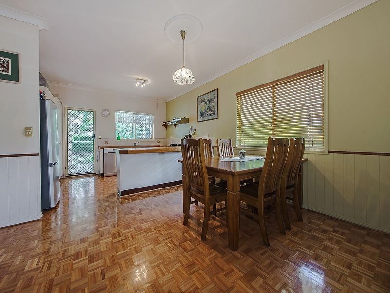 73 Hipwood Street, Norman Park QLD 4170