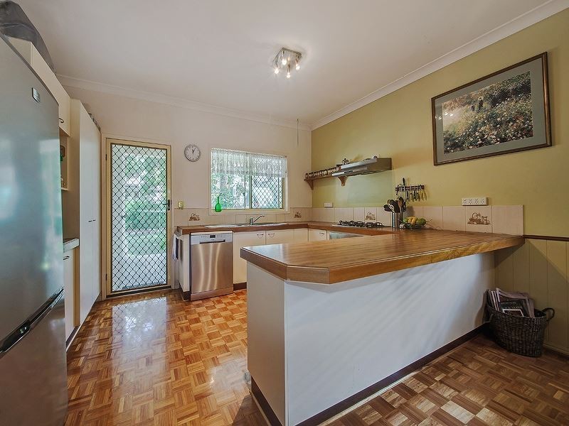 73 Hipwood Street, Norman Park QLD 4170