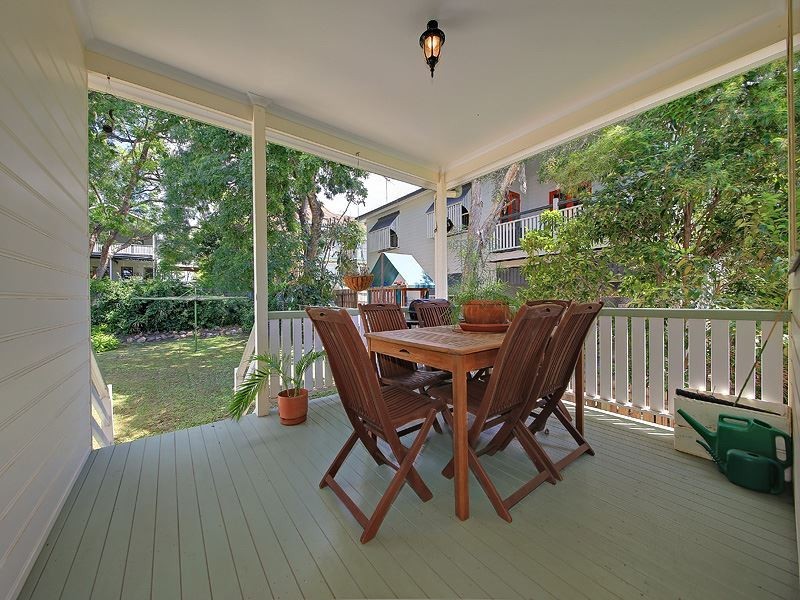 73 Hipwood Street, Norman Park QLD 4170