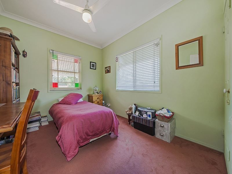 73 Hipwood Street, Norman Park QLD 4170