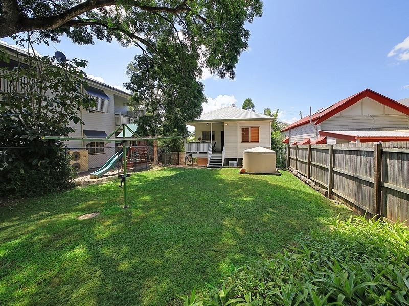73 Hipwood Street, Norman Park QLD 4170