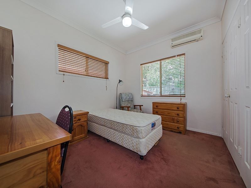 73 Hipwood Street, Norman Park QLD 4170