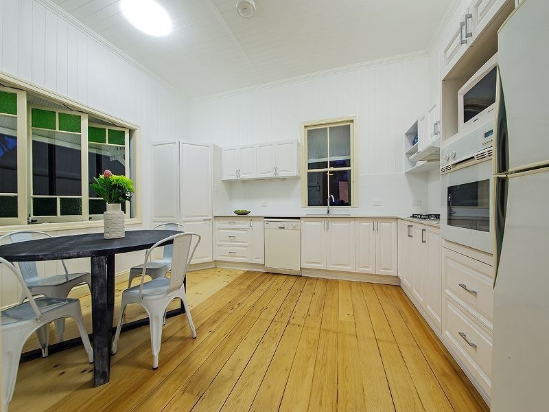 6 Verry Street, Coorparoo QLD 4151