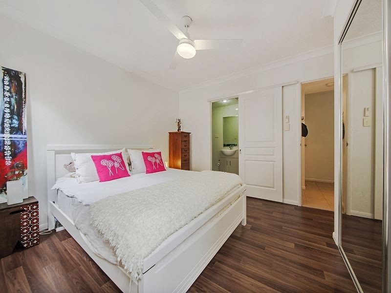 2/41 Kirkland Avenue, Coorparoo QLD 4151