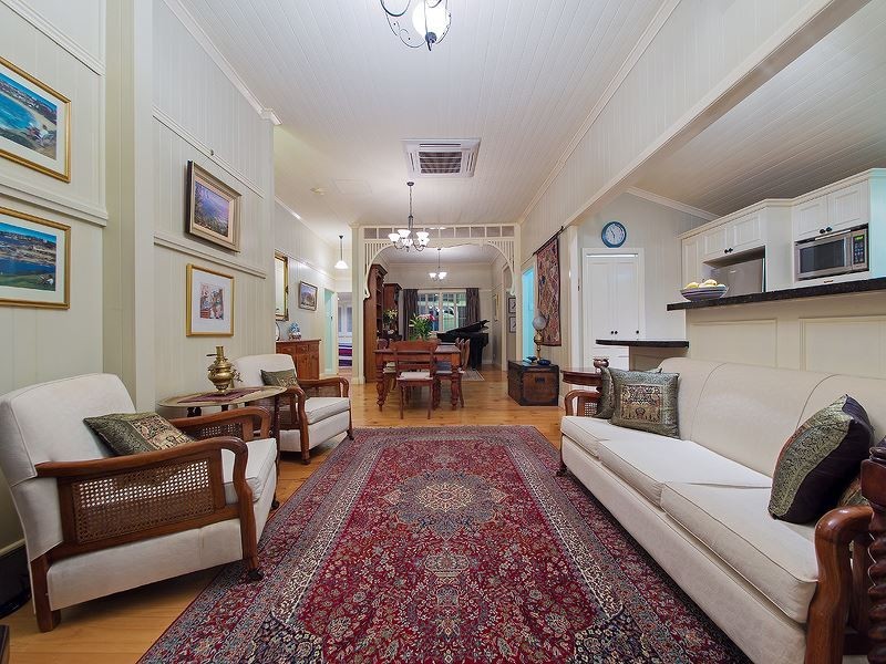 23 Wellstead Avenue, Coorparoo QLD 4151