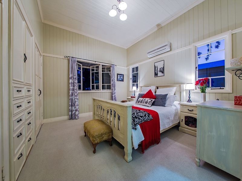 23 Wellstead Avenue, Coorparoo QLD 4151