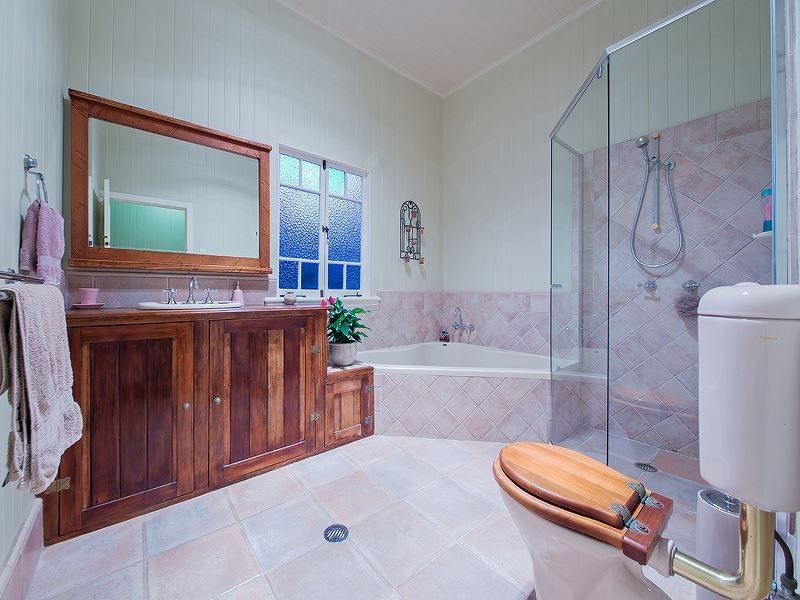 23 Wellstead Avenue, Coorparoo QLD 4151