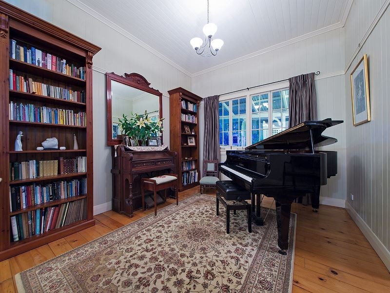 23 Wellstead Avenue, Coorparoo QLD 4151