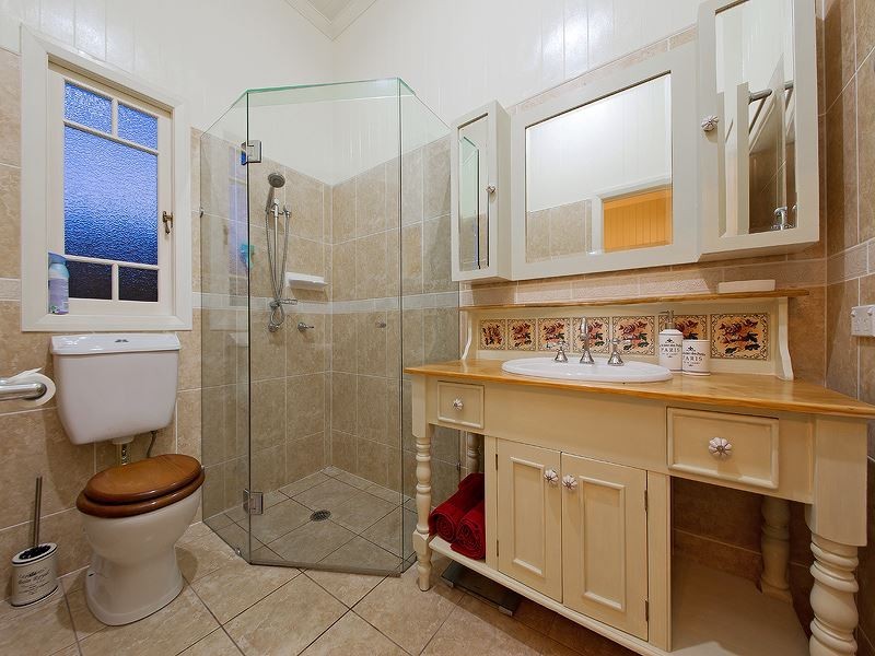 23 Wellstead Avenue, Coorparoo QLD 4151