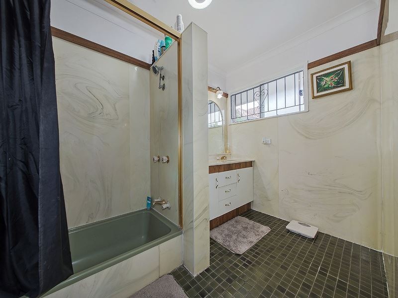 6 Cluden Street, Holland Park West QLD 4121