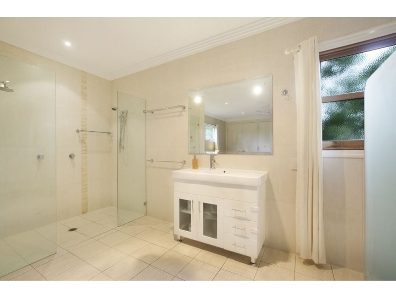 11 Lombard Street, Carina QLD 4152