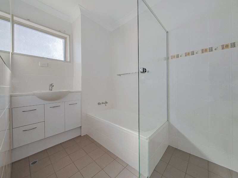 6/11 Combles Road, Camp Hill QLD 4152