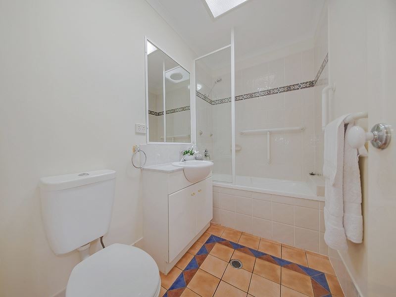 21/55 Harries Road, Coorparoo QLD 4151